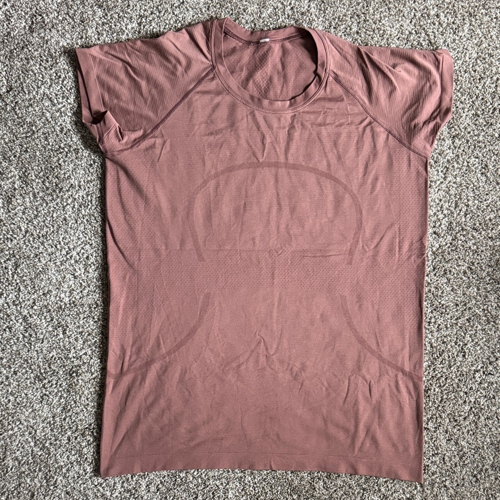 lululemon Short Sleeve Swiftly Tee in Mauve